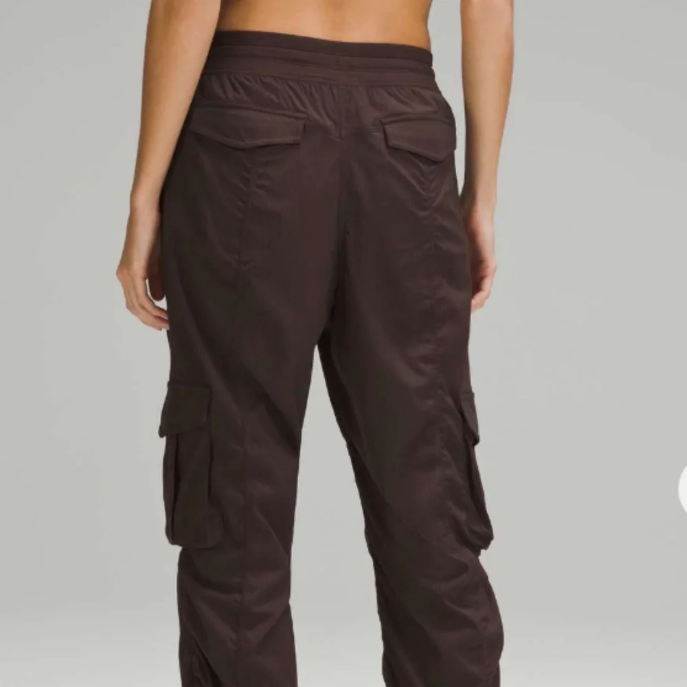 Lululemon Dance Studio Relaxed-Fit Mid-Rise Cargo Pant Espresso-Size Small_5